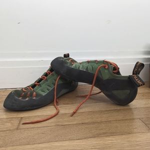 La Sportiva Tarantulace climbing shoes